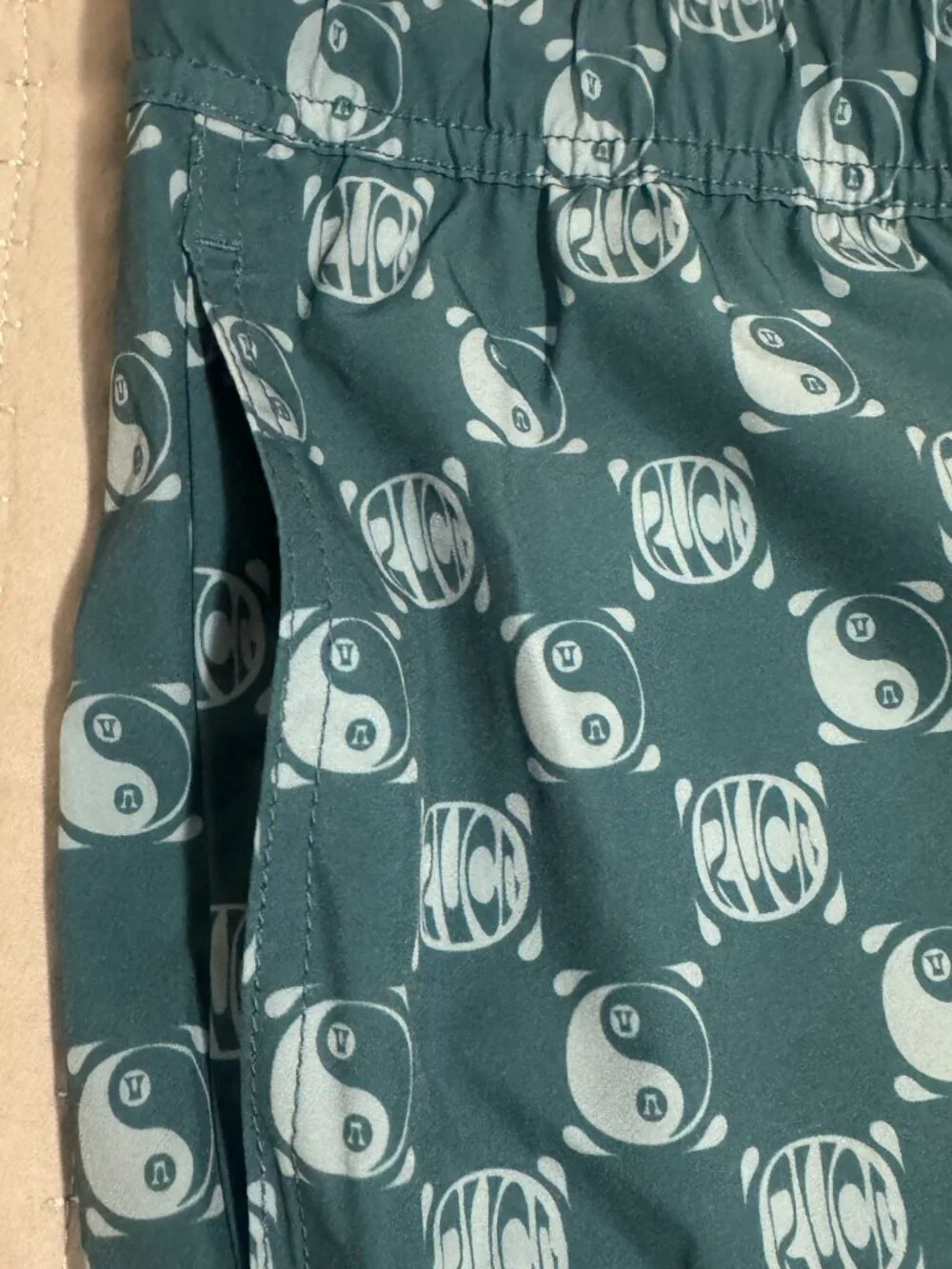 RVCA Yin Yang Board Shorts Men's Gray Blue Swim Trunks Surf Beach Size M